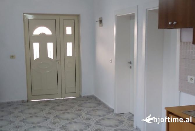 Shtepi me qera 2+1 ne Tirane - 350 Euro