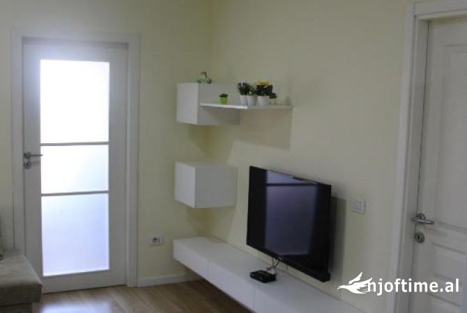 Shtepi me qera Apartament ne Tirane, 2+1, Mobilimi E mobiluar, Pagesa 600  Euro.
