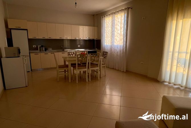 Shtepi me qera 3+1 ne Tirane - 2,500 Euro