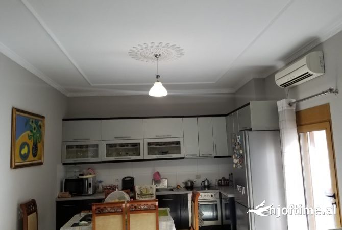 Shtepi me qera 4+1 ne Tirane - 3,200 Euro