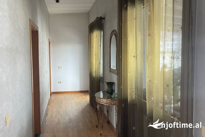 Shtepi me qera Apartament ne Tirane, 2+1, Mobilimi E mobiluar, Pagesa 1,350  Euro.