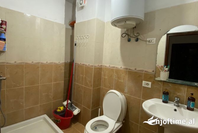 Shtepi me qera Apartament ne Tirane, 2+1, Mobilimi E mobiluar, Pagesa 400  Euro.