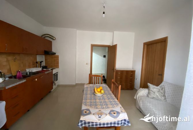 Shtepi me qera 2+1 ne Tirane - 400 Euro