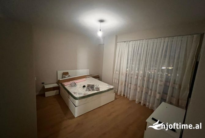 Shtepi me qera Apartament ne Tirane, 2+1, Mobilimi E mobiluar, Pagesa 500  Euro.