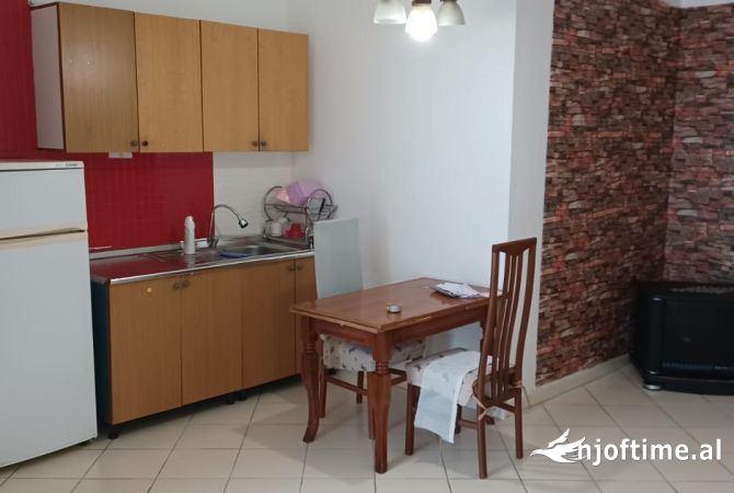 Shtepi me qera 1+1 ne Tirane - 400 Euro