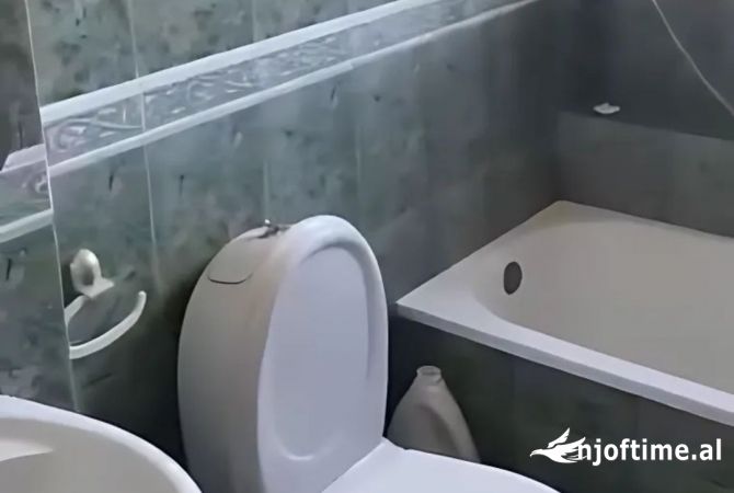 Shtepi me qera Apartament ne Tirane, Garsoniere, Mobilimi E mobiluar, Pagesa 370  Euro.