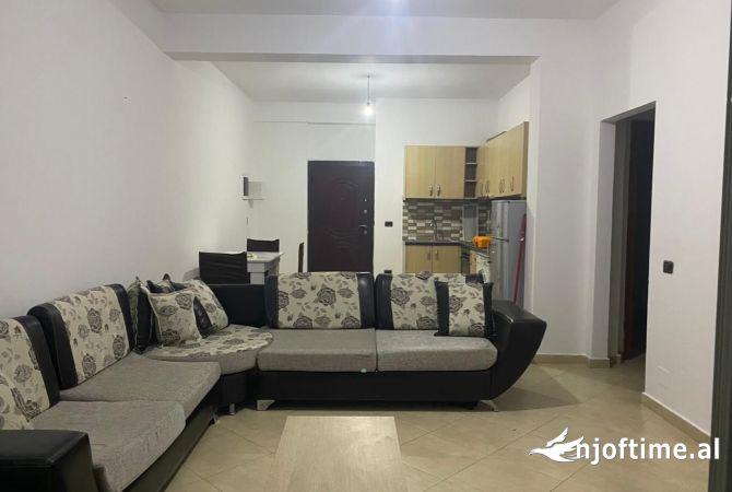 Shtepi me qera 2+1 ne Tirane - 400 Euro