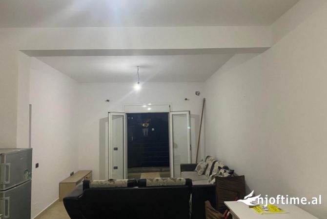 Shtepi me qera 2+1 ne Tirane - 400 Euro