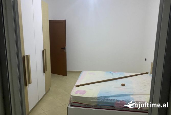 Shtepi me qera 2+1 ne Tirane - 400 Euro