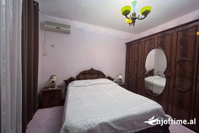 Shtepi me qera Apartament ne Tirane, 2+1, Mobilimi E mobiluar, Pagesa 450  Euro.