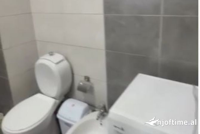 Shtepi me qera Apartament ne Tirane, 2+1, Mobilimi E mobiluar, Pagesa 550  Euro.