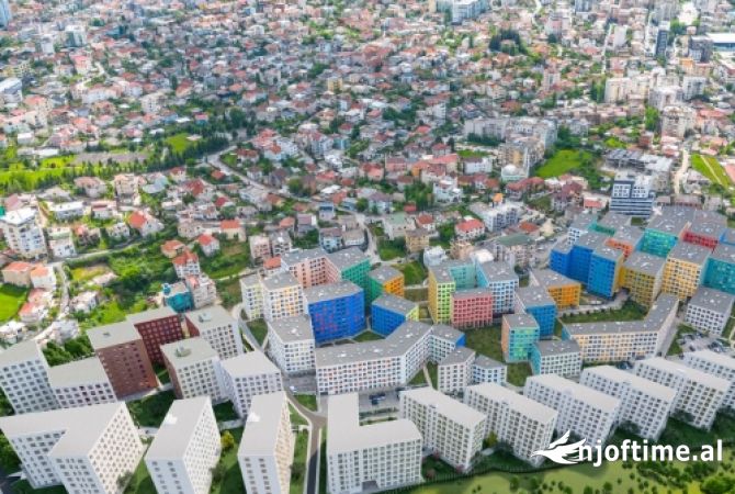 Ambient biznesi me qera 3+1 ne Tirane - 1,000 Euro