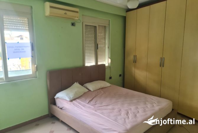 Shtepi me qera Apartament ne Tirane, 1+1, Mobilimi E mobiluar, Pagesa 648  Euro.