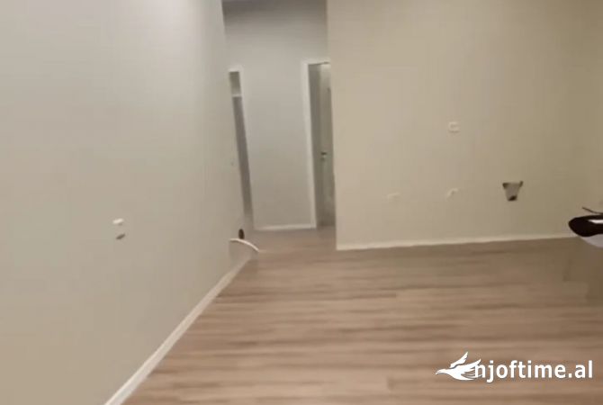 Shtepi me qera Apartament ne Tirane, 2+1, Mobilimi E mobiluar, Pagesa 700  Euro.