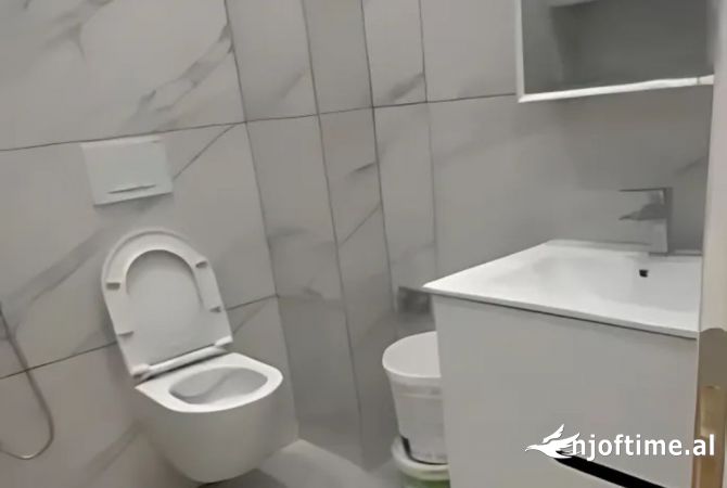 Shtepi me qera Apartament ne Tirane, 2+1, Mobilimi E mobiluar, Pagesa 700  Euro.