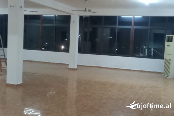  Ambient biznesi me qera - Kamez (VR111)