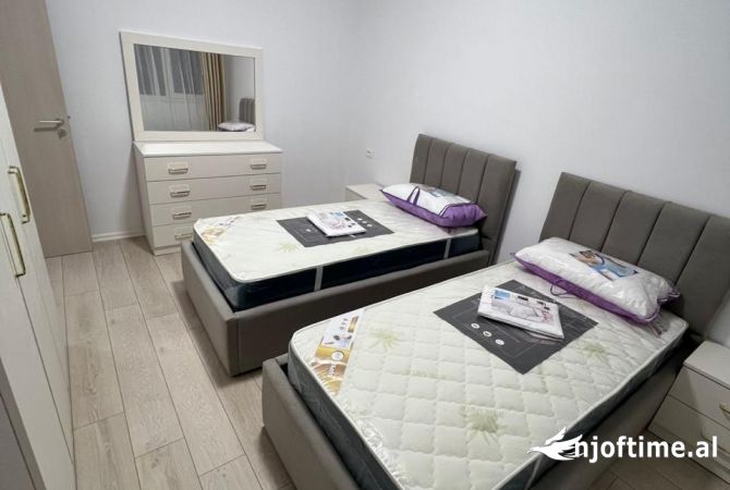 Shtepi me qera Apartament ne Tirane, 2+1, Mobilimi E mobiluar, Pagesa 650  Euro.