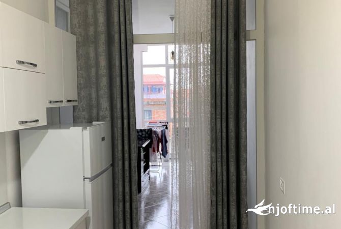 Shtepi me qera Apartament ne Tirane, 1+1, Mobilimi E mobiluar, Pagesa 450  Euro.