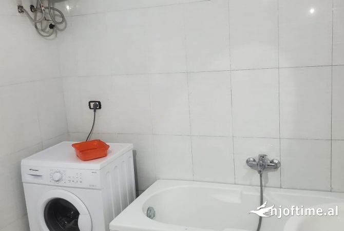 Shtepi me qera Apartament ne Tirane, 2+1, Mobilimi E mobiluar, Pagesa 450  Euro.