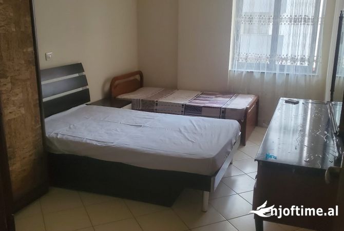 Shtepi me qera 2+1 ne Tirane - 450 Euro