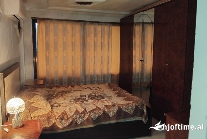 Shtepi me qera 2+1 ne Tirane - 450 Euro