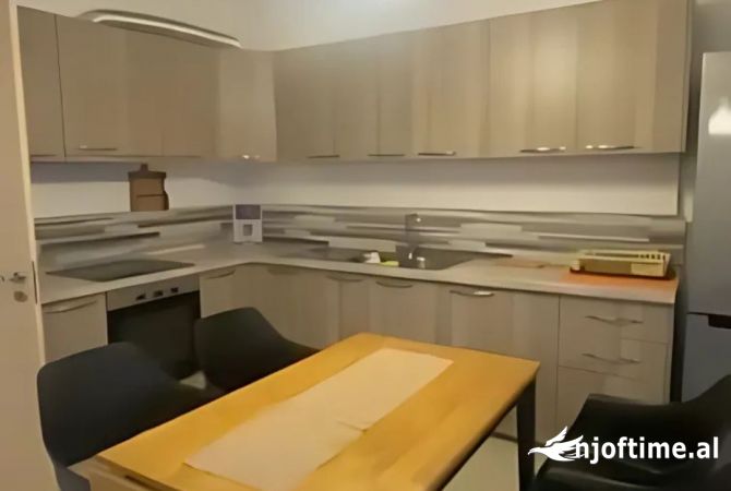 Shtepi me qera 2+1 ne Tirane - 549 Euro