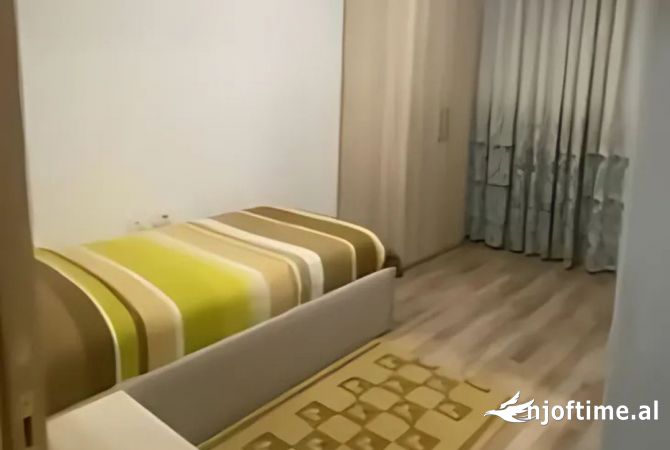 Shtepi me qera 2+1 ne Tirane - 549 Euro