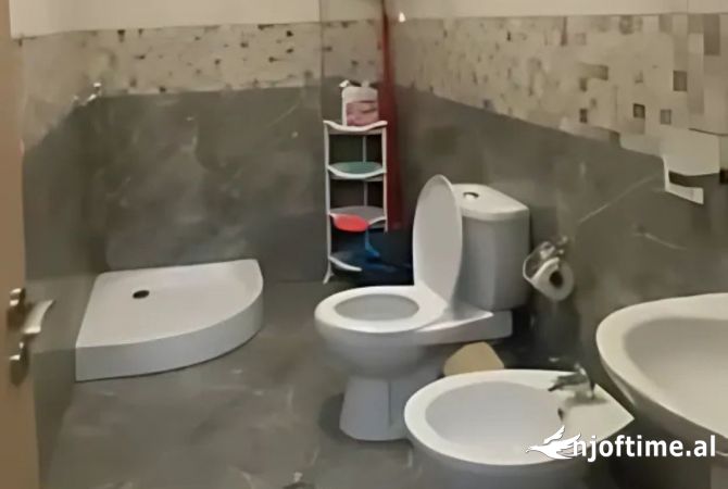 Shtepi me qera Apartament ne Tirane, 2+1, Mobilimi E mobiluar, Pagesa 549  Euro.