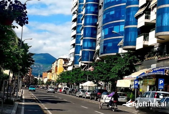 Ambient biznesi me qera 1+1 ne Tirane - 900 Euro