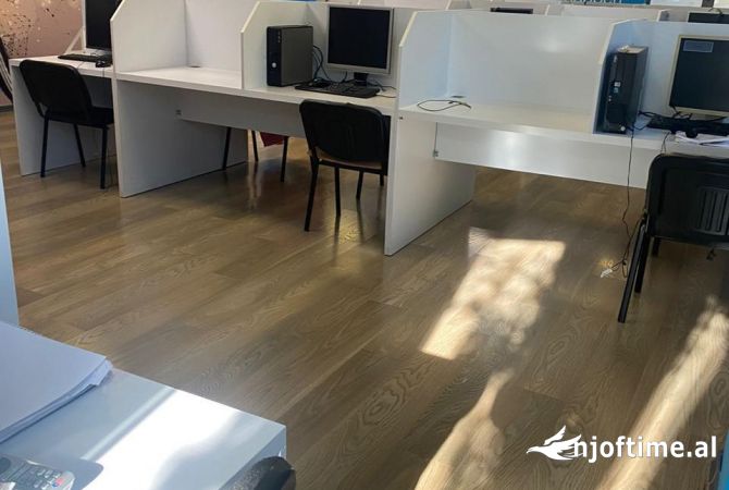 Ambjent biznesi me qera 3+1 ne Tirane - 3,000 Euro