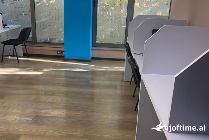 Ambient biznesi me qera - Rruga e Dibres (VR111)