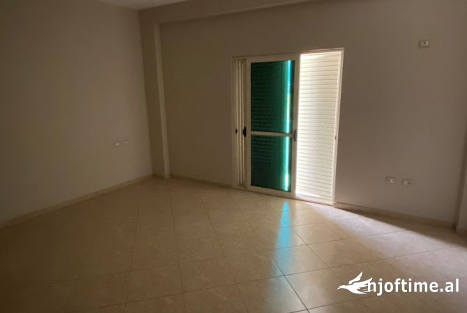 Ambient biznesi me qera 1+1 ne Tirane - 1,000 Euro