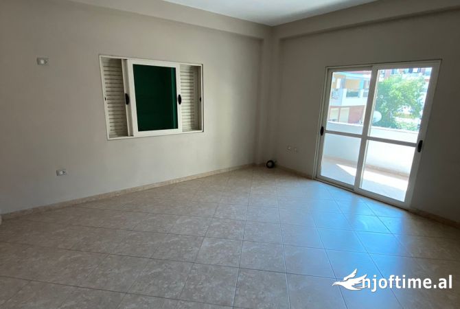 Ambient biznesi me qera 1+1 ne Tirane - 1,000 Euro