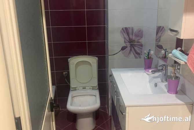 Shtepi me qera Apartament ne Tirane, 1+1, Mobilimi E mobiluar, Pagesa 400  Euro.