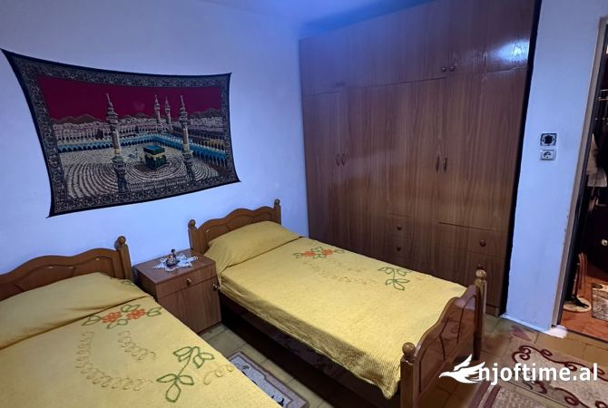 Shtepi me qera Apartament ne Tirane, 2+1, Mobilimi E mobiluar, Pagesa 499  Euro.