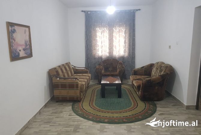 Shtepi me qera 1+1 ne Tirane - 298 Euro