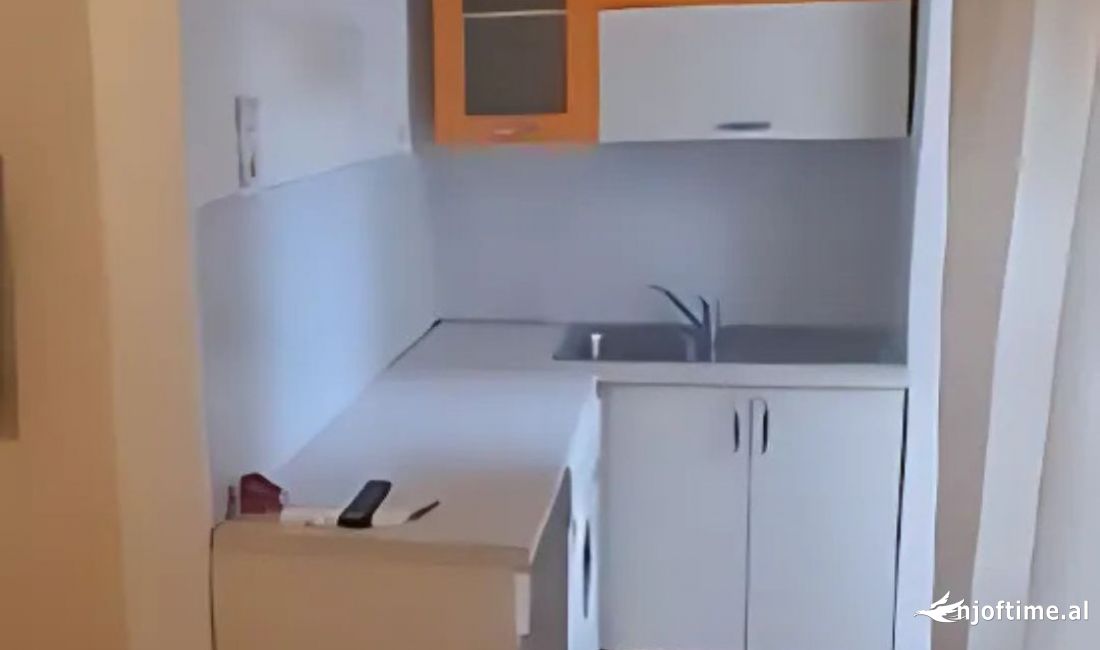 Shtepi me qera Apartament ne Tirane, 2+1, Mobilimi Pjeserisht e mobiluar, Pagesa 600  Euro.