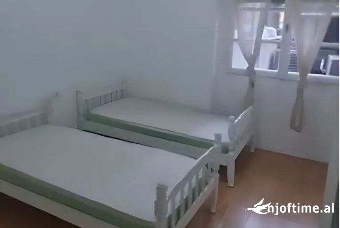 Shtepi me qera Apartament ne Tirane, 2+1, Mobilimi Pjeserisht e mobiluar, Pagesa 600  Euro.