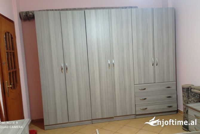 Shtepi me qera Apartament ne Tirane, 2+1, Mobilimi E mobiluar, Pagesa 400  Euro.