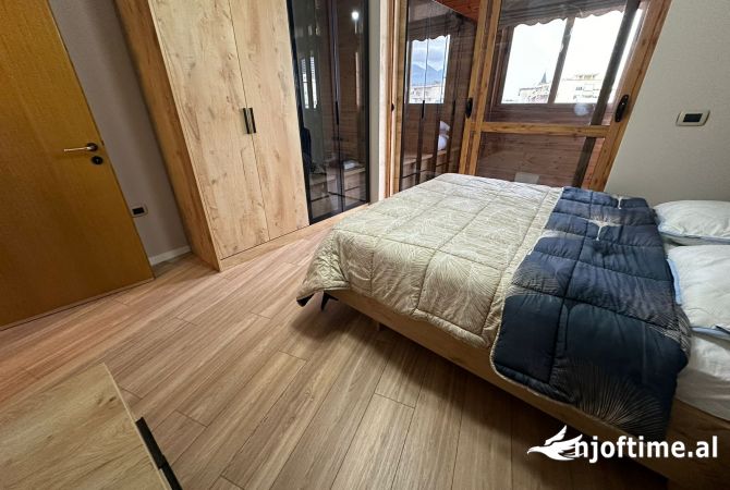 Shtepi ne shitje Apartament ne Tirane, 2+1, Mobilimi E mobiluar, Pagesa 235,000  Euro.