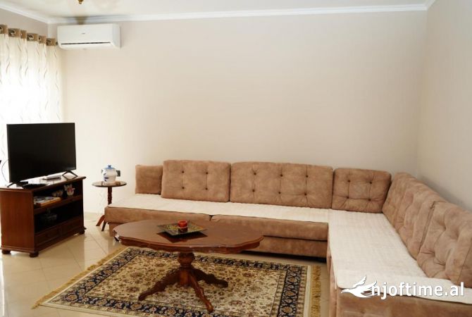 Shtepi me qera 2+1 ne Tirane - 780 Euro