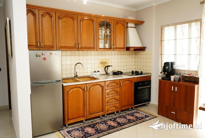 Shtepi me qera 2+1 ne Tirane - 780 Euro