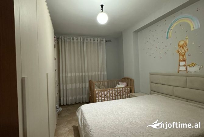 Shtepi me qera Apartament ne Tirane, 1+1, Mobilimi E mobiluar, Pagesa 451  Euro.