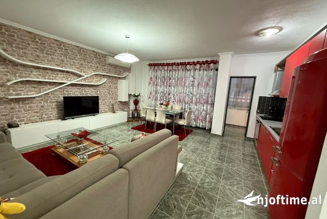 Shtepi me qera 2+1 ne Tirane - 650 Euro
