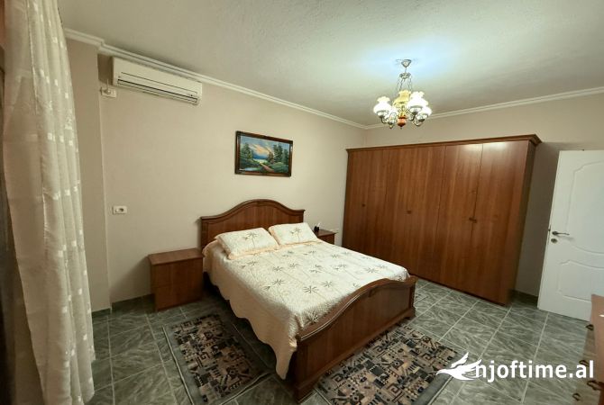 Shtepi me qera Apartament ne Tirane, 2+1, Mobilimi E mobiluar, Pagesa 650  Euro.