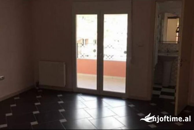 Shtepi me qera 2+1 ne Tirane - 499 Euro