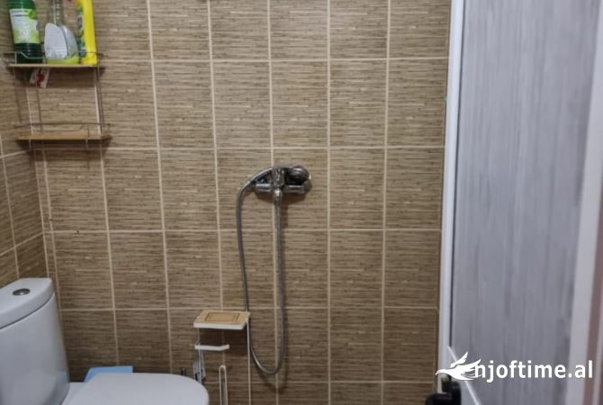 Shtepi me qera Apartament ne Tirane, 1+1, Mobilimi E mobiluar, Pagesa 380  Euro.