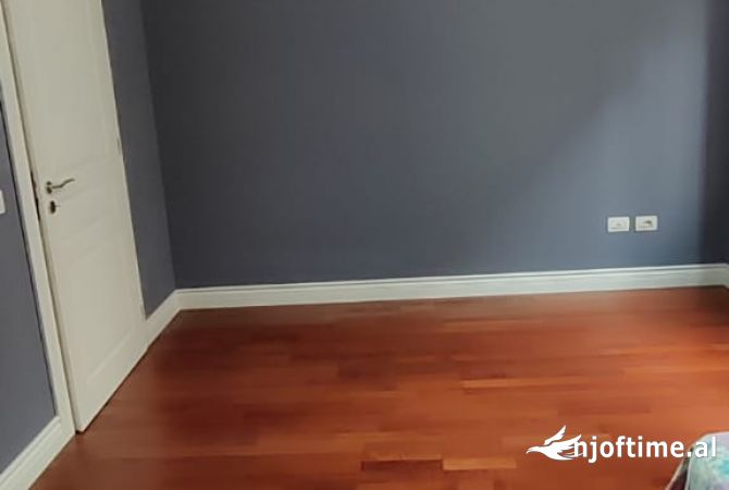 Shtepi me qera Apartament ne Tirane, 2+1, Mobilimi Bosh, pa mobiluar, Pagesa 350  Euro.