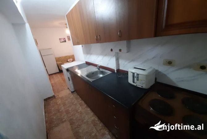 Shtepi me qera 1+1 ne Tirane - 400 Euro