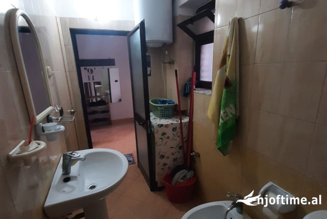 Shtepi me qera Apartament ne Tirane, 1+1, Mobilimi E mobiluar, Pagesa 499  Euro.